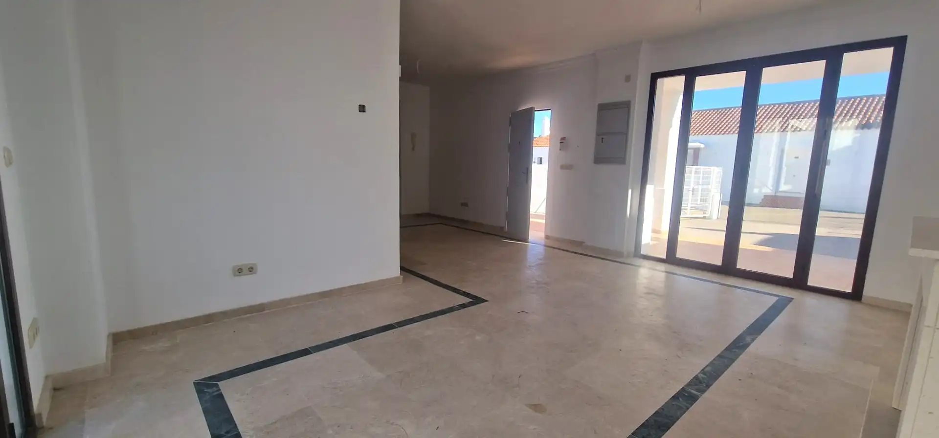 Einfamilien-Reihenhaus zum Verkauf in Cártama mit Privatgarten und Terrasse