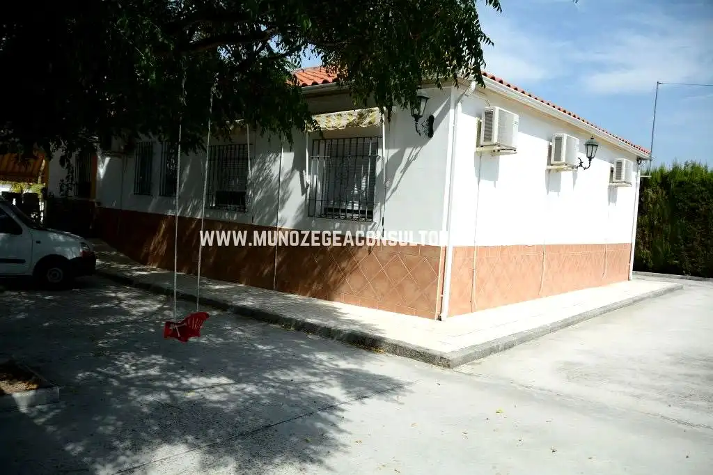 Vista exterior de Casa o chalet en venta en Lucena con Aire acondicionado, Jardín privado y Terraza