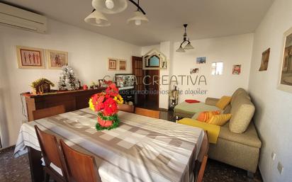 Living room of Flat for sale in  Valencia Capital  with Air Conditioner and Balcony