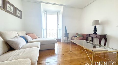 Photo 2 of Flat for rent in Colón de Larreátegui Kalea, Ensanche - Moyua - Diputación, Bilbao