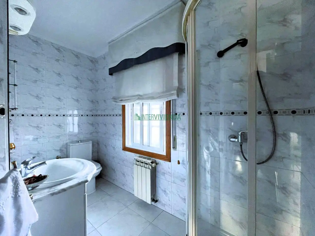 Baño de Casa o chalet en venta en Redondela con Calefacción, Jardín privado y Terraza