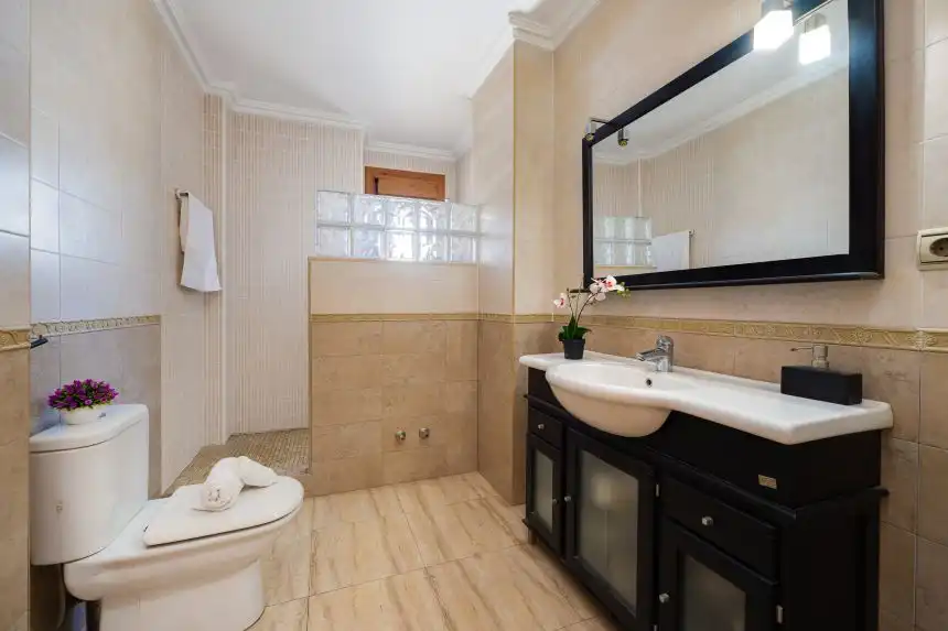 Baño de Casa adosada en venta en Rojales con Aire acondicionado, Terraza y Amueblado