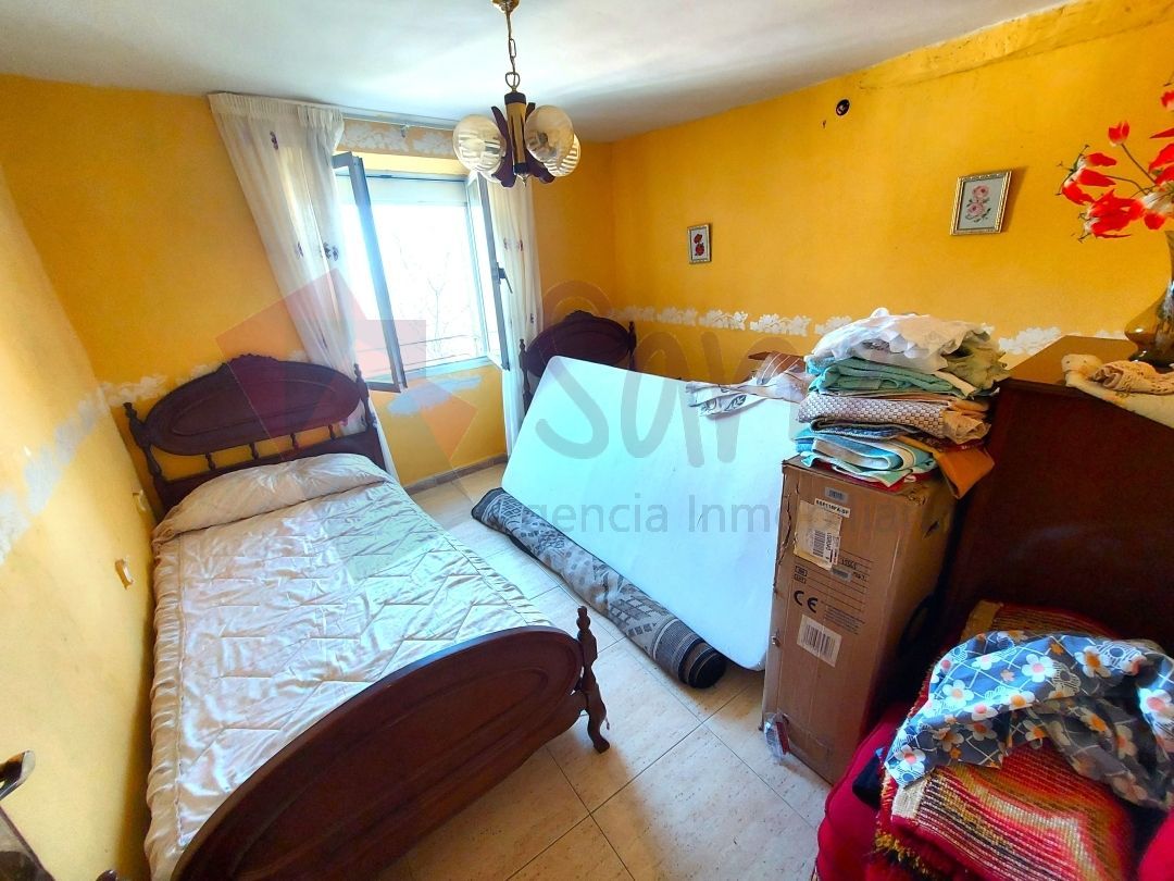 Dormitori de Casa o xalet en venda en Santa Engracia del Jubera amb Balcó