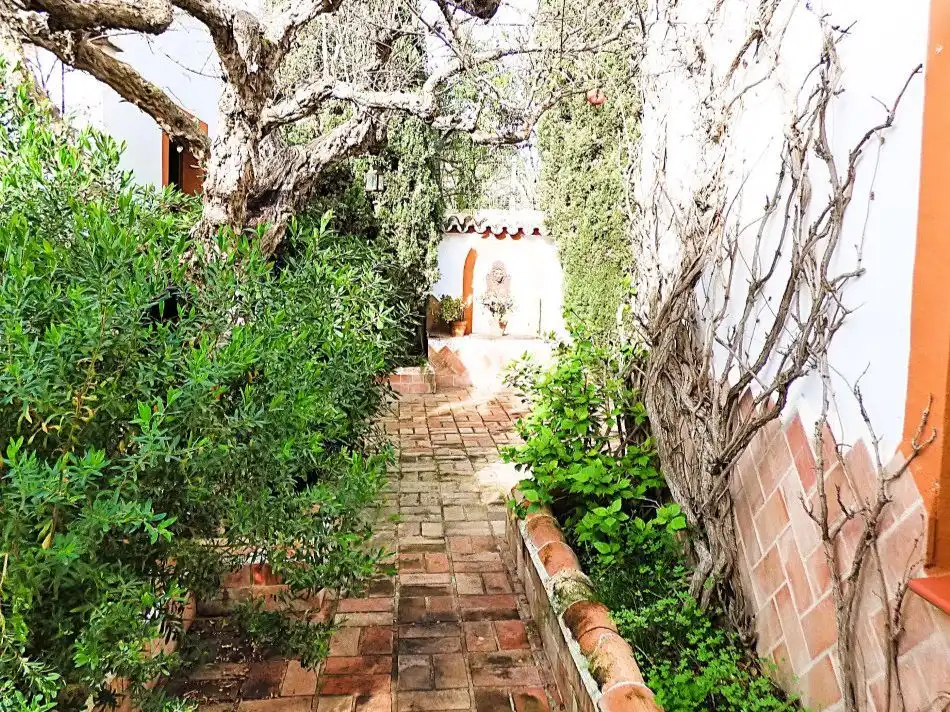 Casa rústica amb jardí en venda a Carrer Lago Aral 73, imagen 34