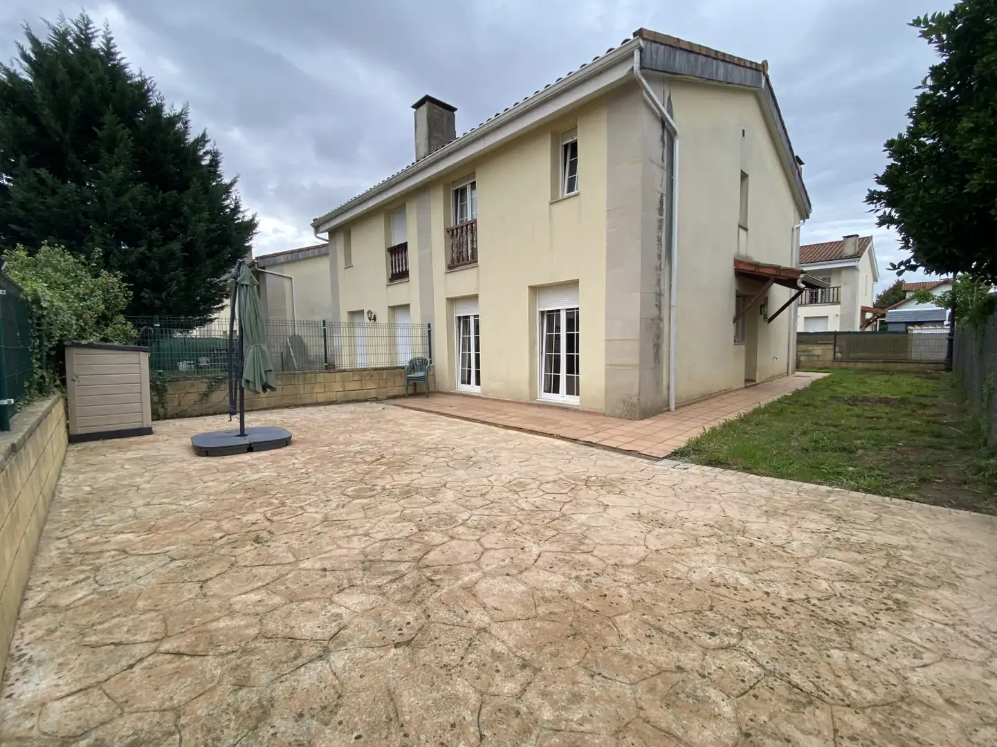Casa bifamiliare con giardino in vendita a Cueva La - BO POMALUENGO
