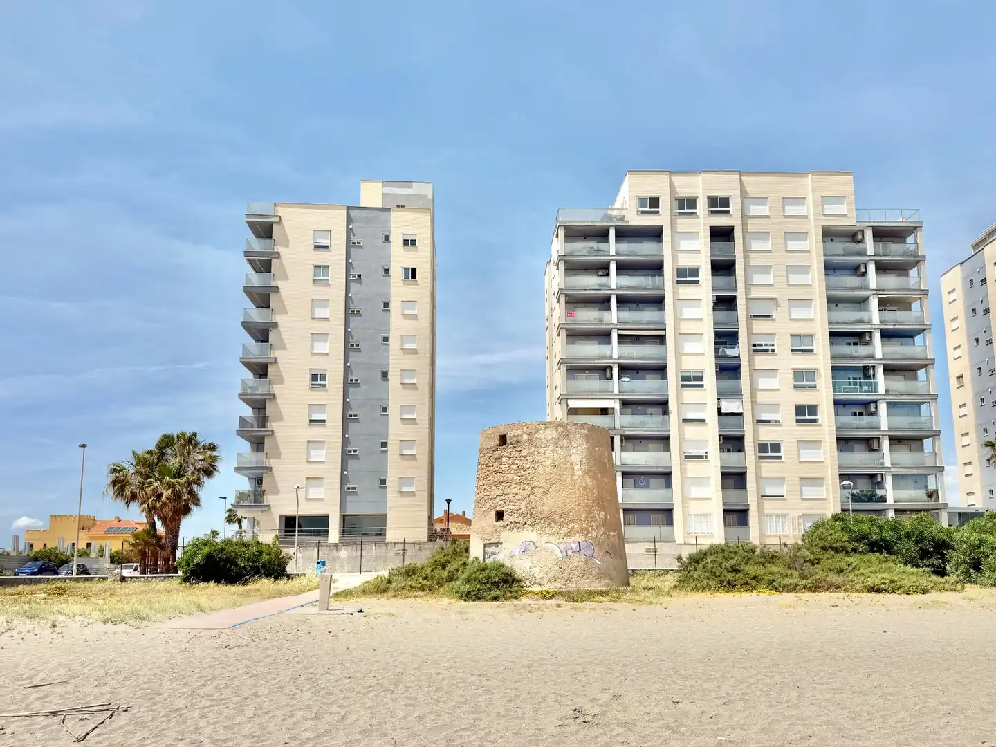 Vista exterior de Ático en venta en La Manga del Mar Menor con Aire acondicionado, Terraza y Trastero