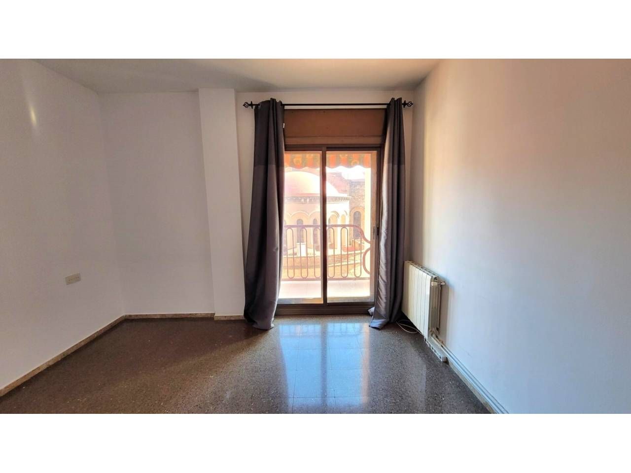 Dormitori de Pis en venda en  Barcelona Capital amb Balcó