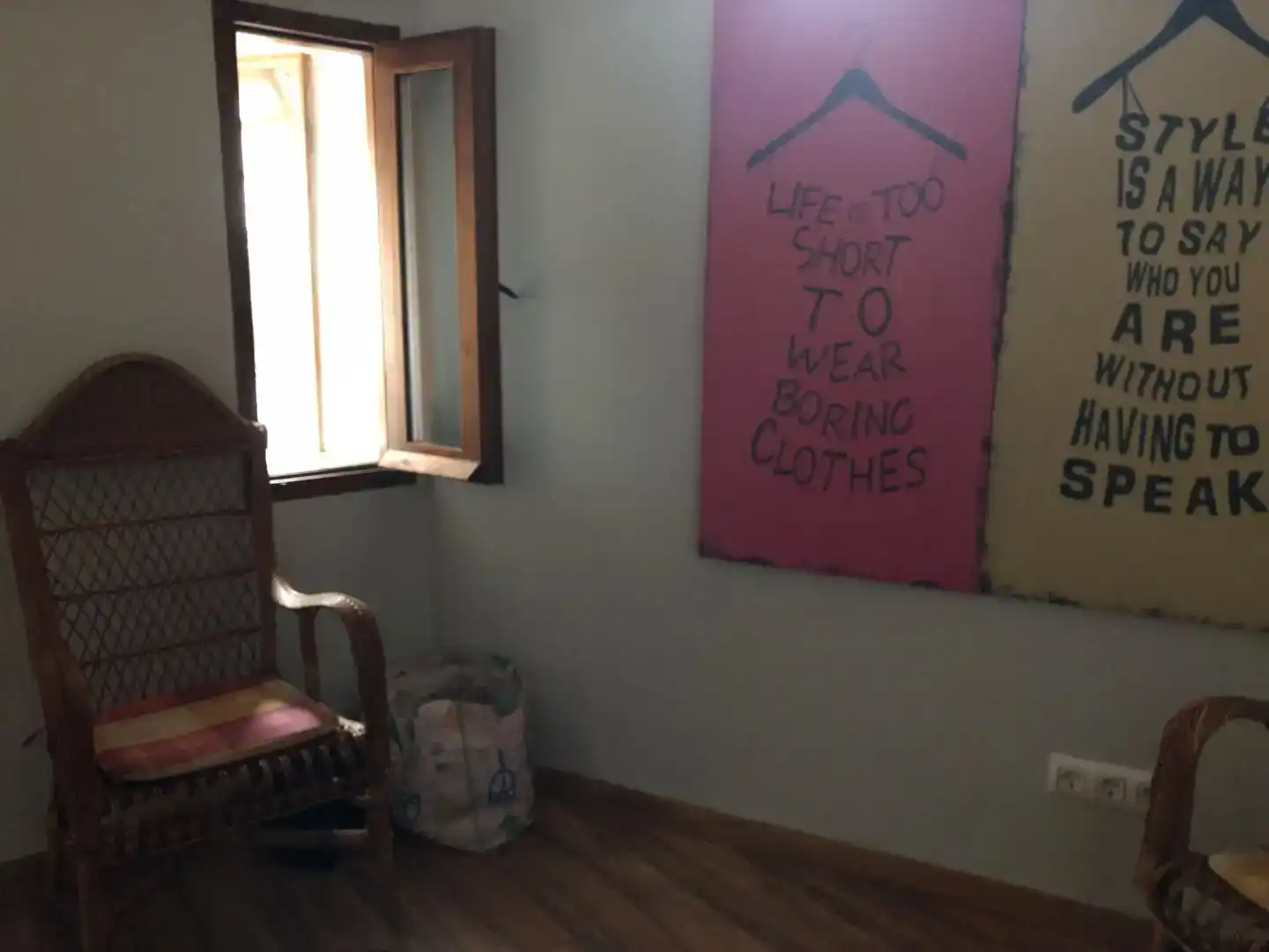 Dormitori de Apartament de lloguer en Hervás amb Aire condicionat, Parquet i Moblat