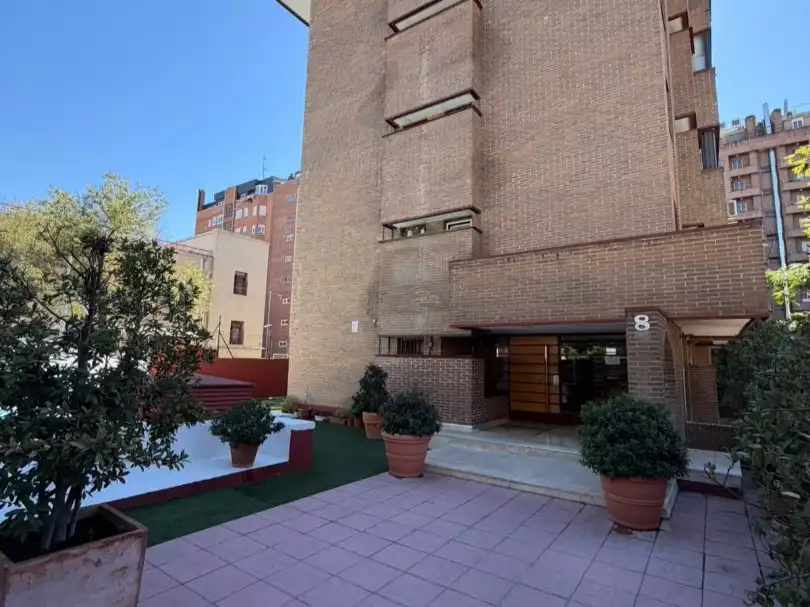 Vista exterior de Apartament en venda en Chamartín