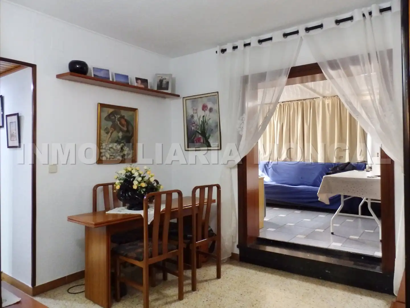 Sala d'estar de Àtic en venda en L'Hospitalet de Llobregat amb Aire condicionat, Terrassa i Forn