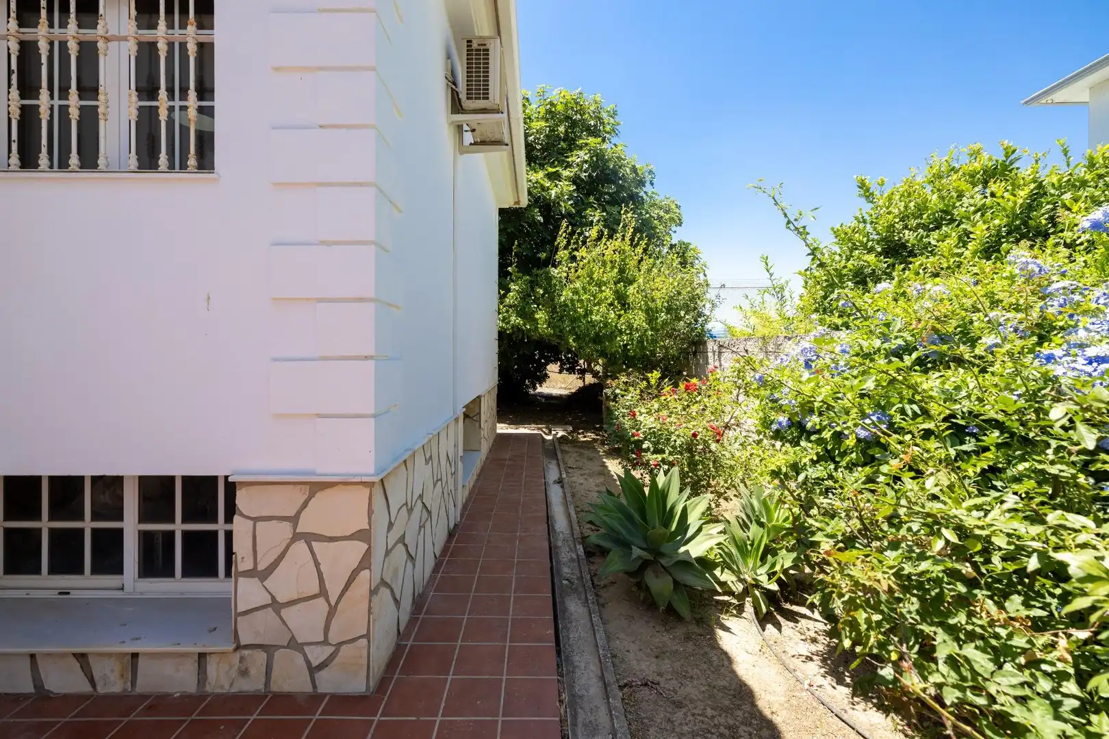 Außenansicht von Haus oder Chalet zum Verkauf in Málaga mit Klimaanlage, Terrasse und Abstellraum