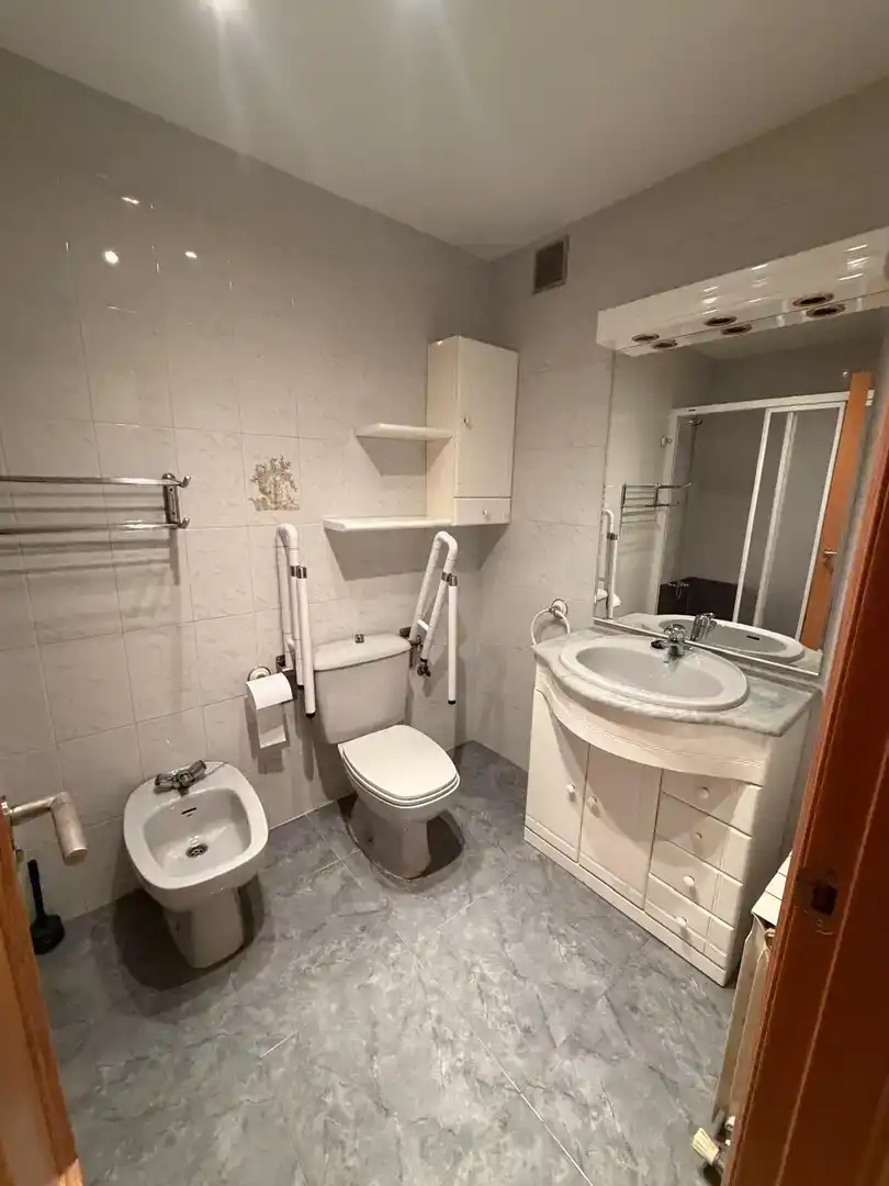 Baño de Piso en venta en Sesma con Parquet, Trastero y Amueblado