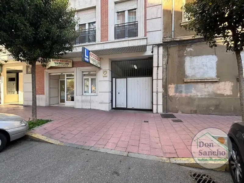 Vista exterior de Garatge en venda en Valladolid