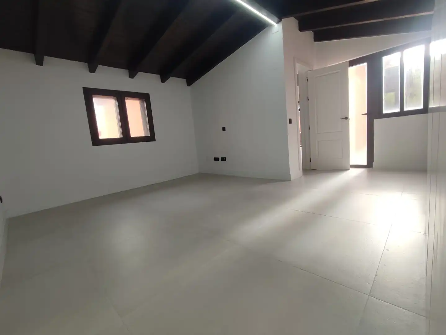 Dachboden zum Verkauf in Estepona mit Terrasse und Schwimmbad