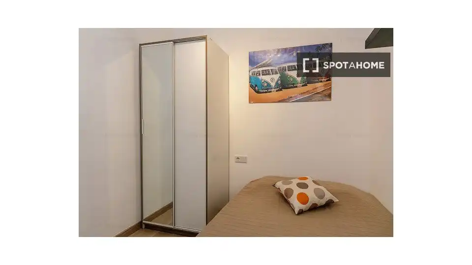 Habitación de Piso de alquiler en Barcelona con Aire acondicionado, Calefacción y Amueblado