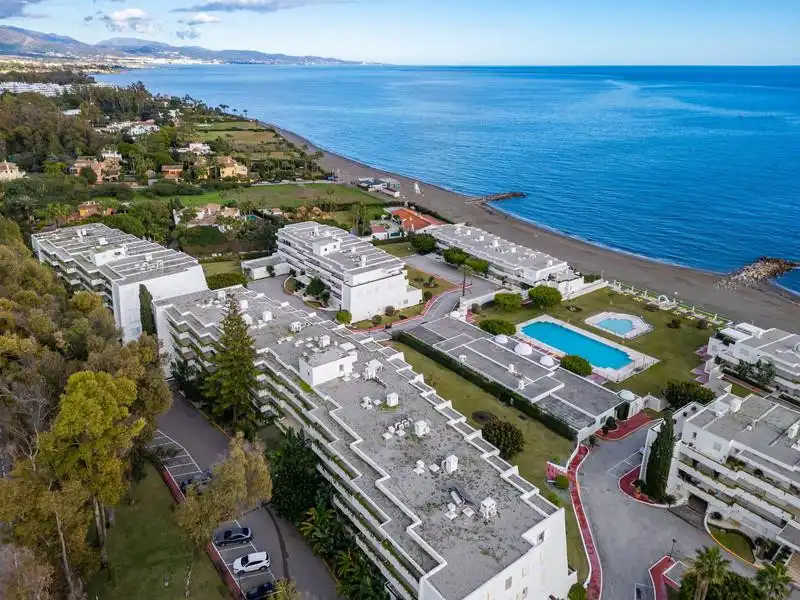 Vista exterior de Apartament en venda en Marbella amb Aire condicionat, Calefacció i Terrassa