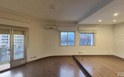 Living room of Flat for sale in  Valencia Capital  with Air Conditioner and Balcony