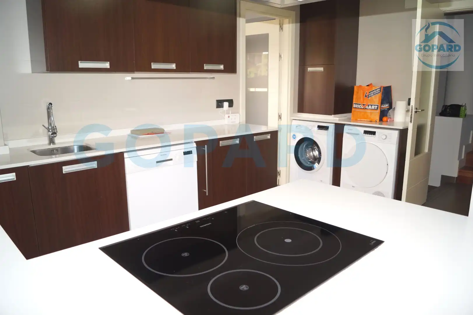 Cocina de Casa adosada de alquiler en Villanueva de la Cañada con Aire acondicionado, Calefacción y Jardín privado