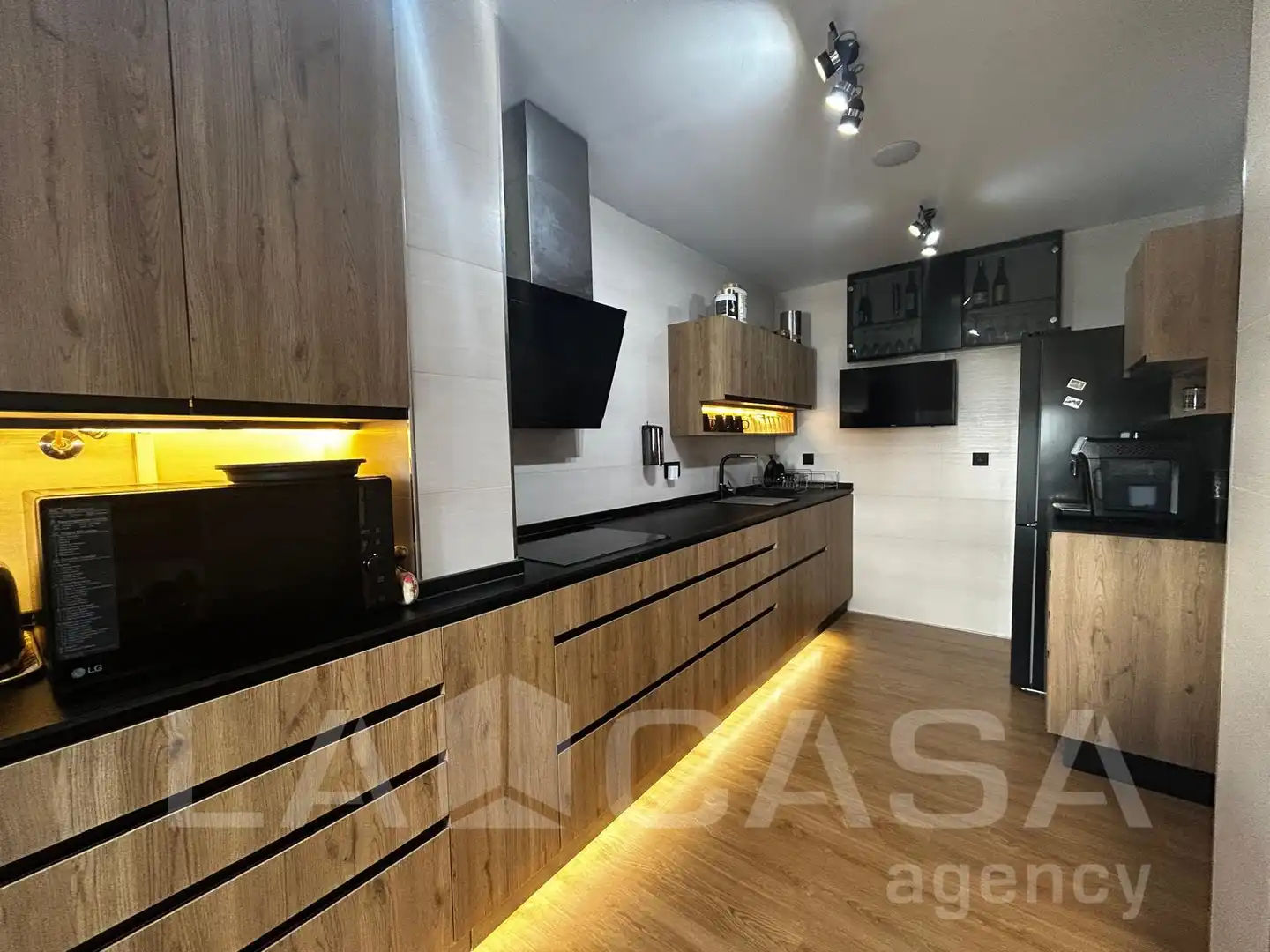 Kitchen of Flat for sale in Montequinto  with Air Conditioner, Storage room and Swimming Pool