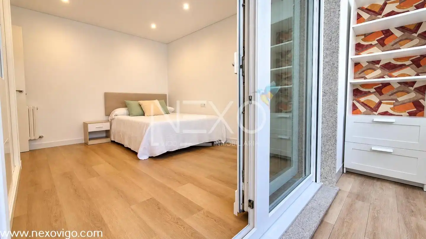 Habitación de Piso en venta en Vigo  con Calefacción, Trastero y Amueblado