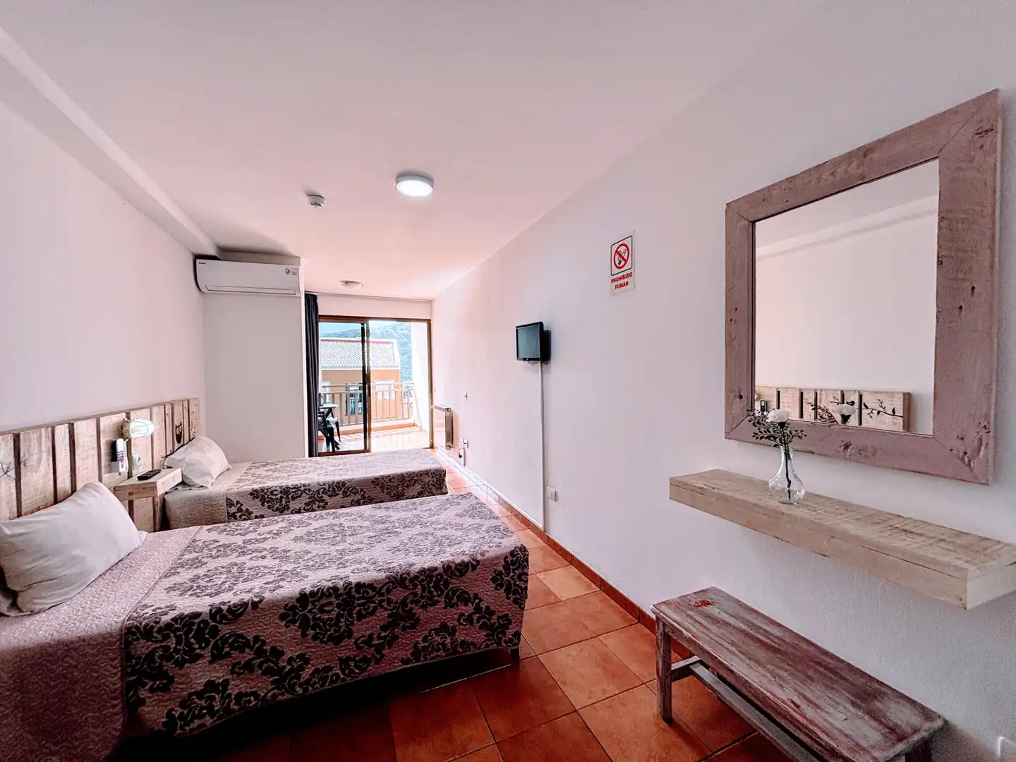 Bedroom of Commercial properties for sale in Teror  with Air Conditioner, Heating and Furnished