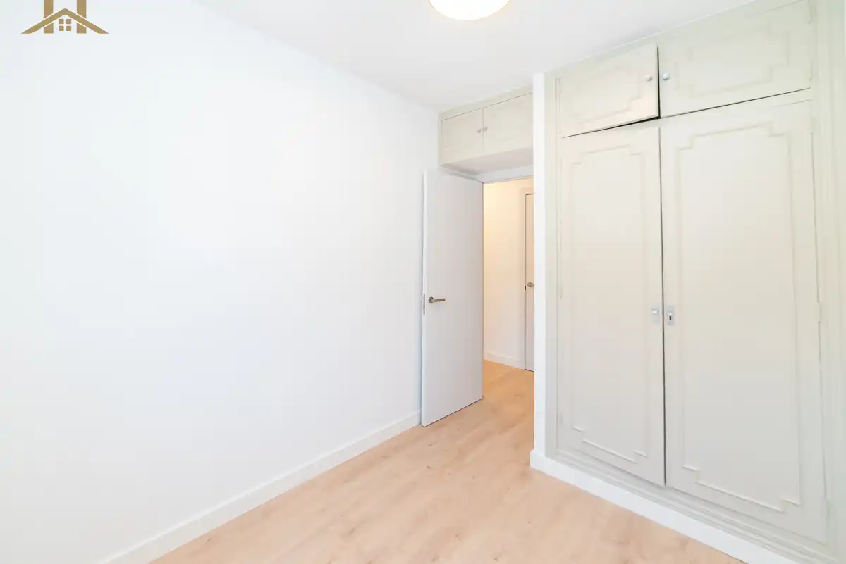 Bedroom of Flat for sale in Pozuelo de Alarcón  with Air Conditioner and Heating