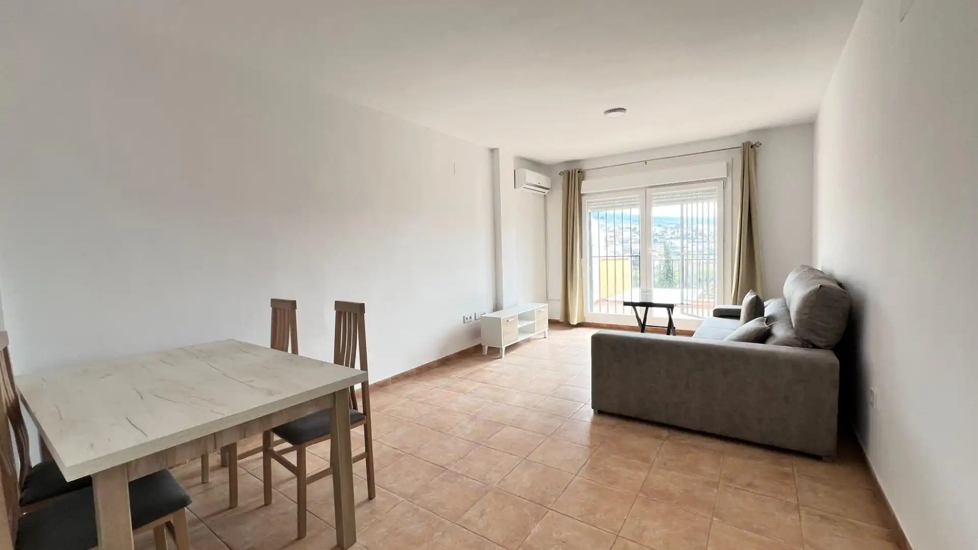 Sala de estar de Casa adosada de alquiler en Huétor Vega con Aire acondicionado