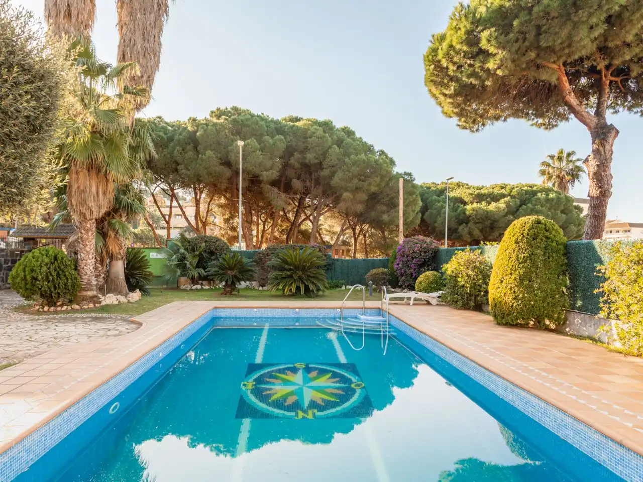 Casa amb piscina en venda a Plaça Sisquella Alfredo 3, imagen 4