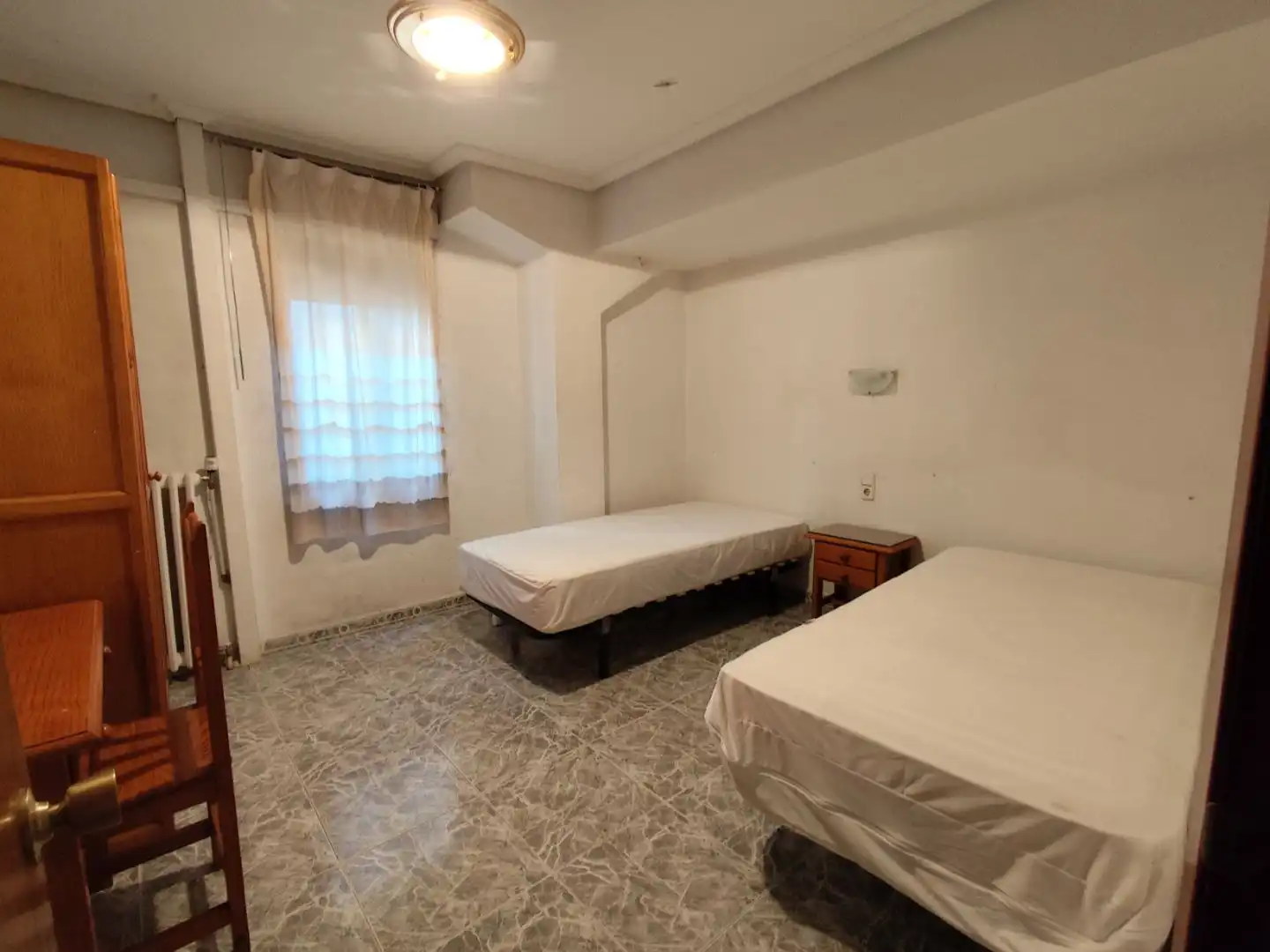 Wohnung zur Miete in  Zaragoza Capital mit Balkon
