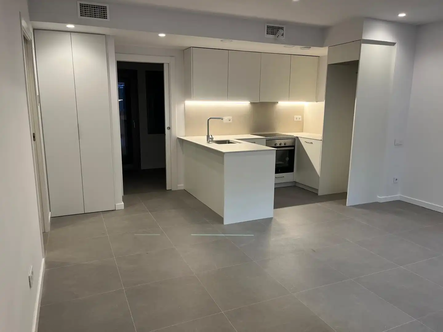 Cocina de Planta baja en venta en Sabadell con Aire acondicionado y Calefacción