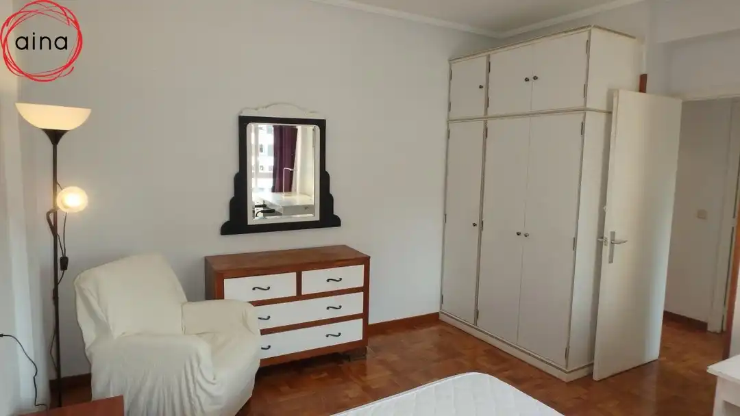 Habitación de Piso de alquiler en  Pamplona / Iruña con Calefacción, Terraza y Alarma