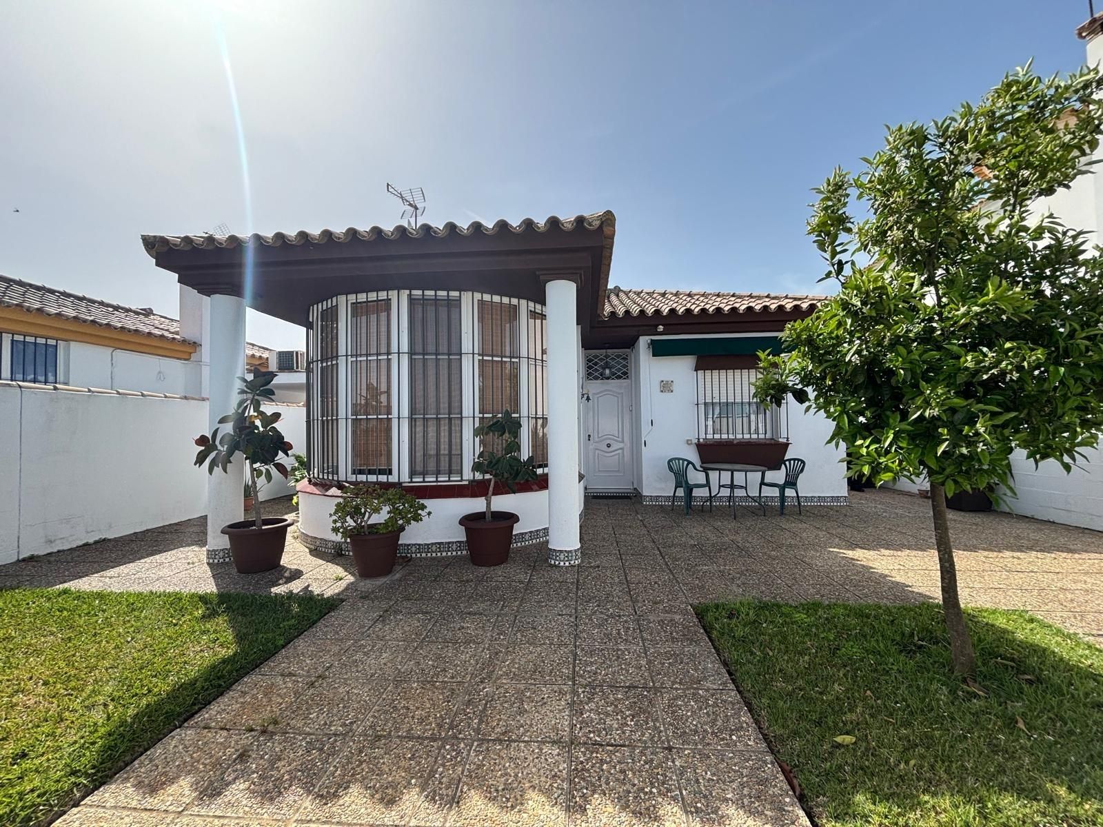 Jardí de Casa o xalet en venda en Chiclana de la Frontera amb Aire condicionat, Jardí privat i Terrassa