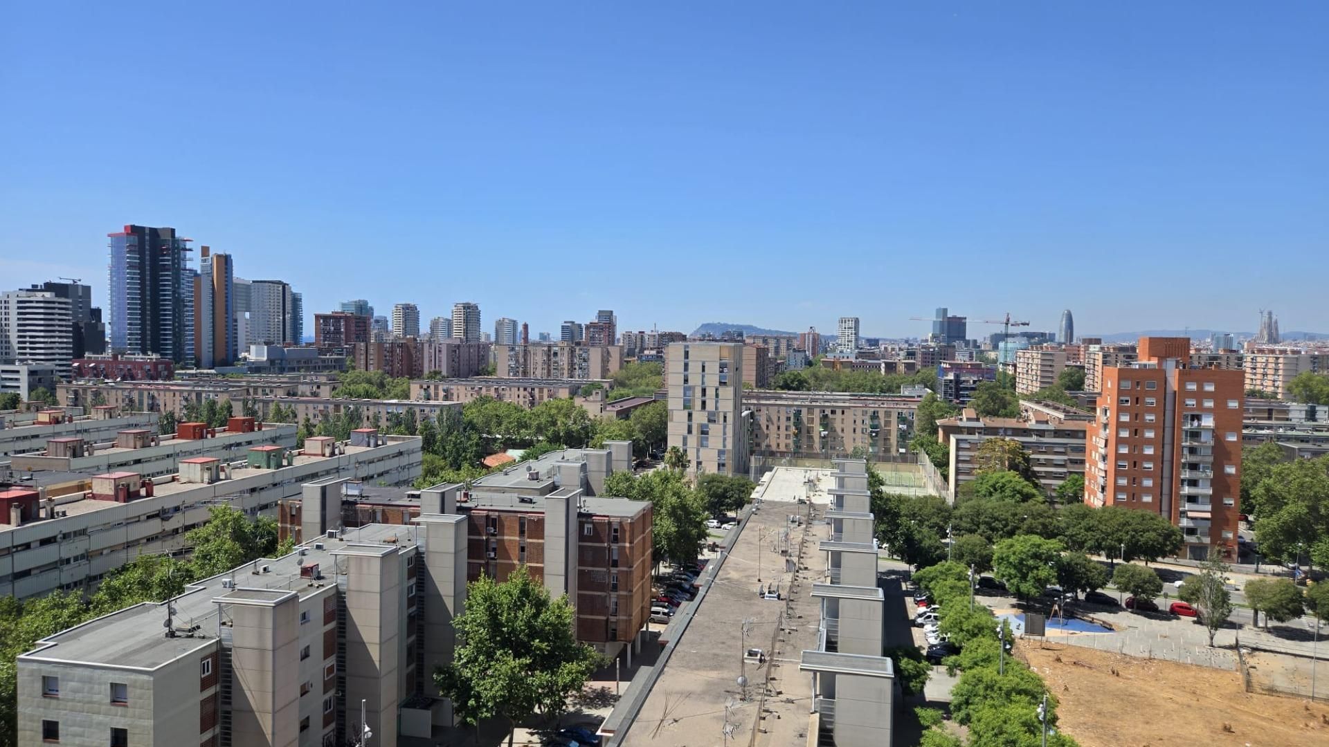 Exterior view of Flat for sale in Sant Adrià de Besòs  with Terrace and Balcony