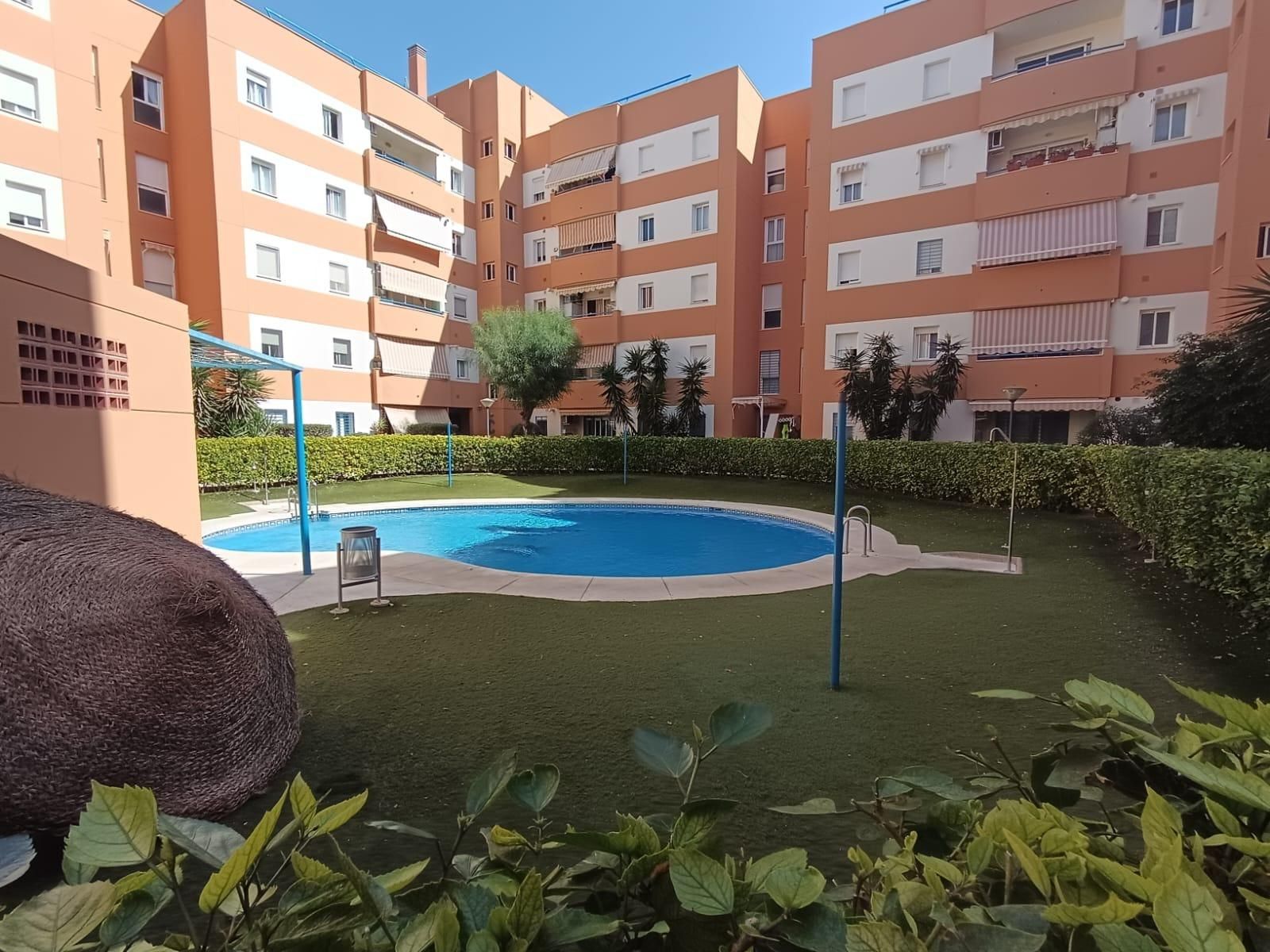 Swimming pool of Flat to rent in Torremolinos