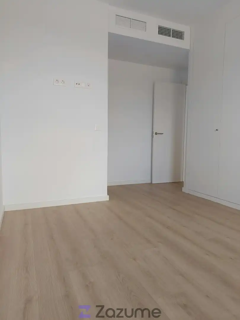 Schlafzimmer von Wohnung zur Miete in Dos Hermanas mit Klimaanlage, Heizung und Privatgarten