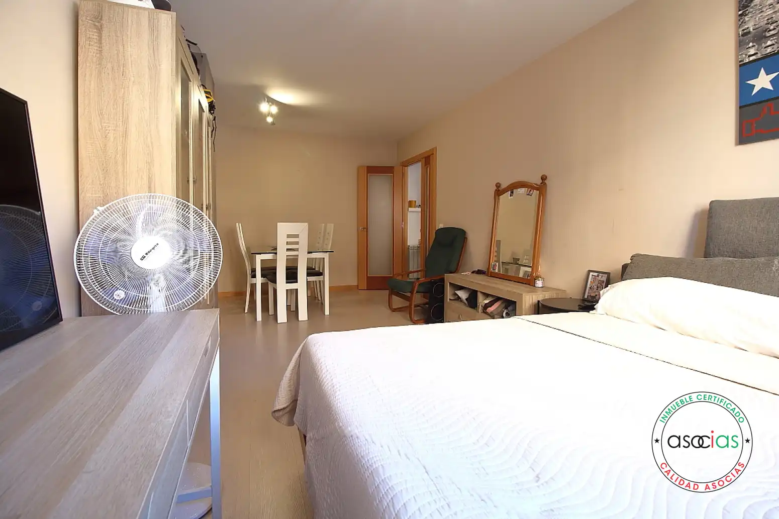 Habitación de Piso en venta en Gijón  con Calefacción, Parquet y Trastero