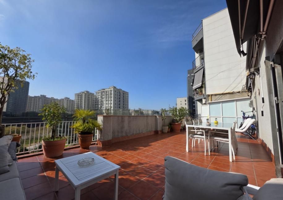 Terrace of Attic for sale in L'Hospitalet de Llobregat  with Air Conditioner, Heating and Parquet flooring