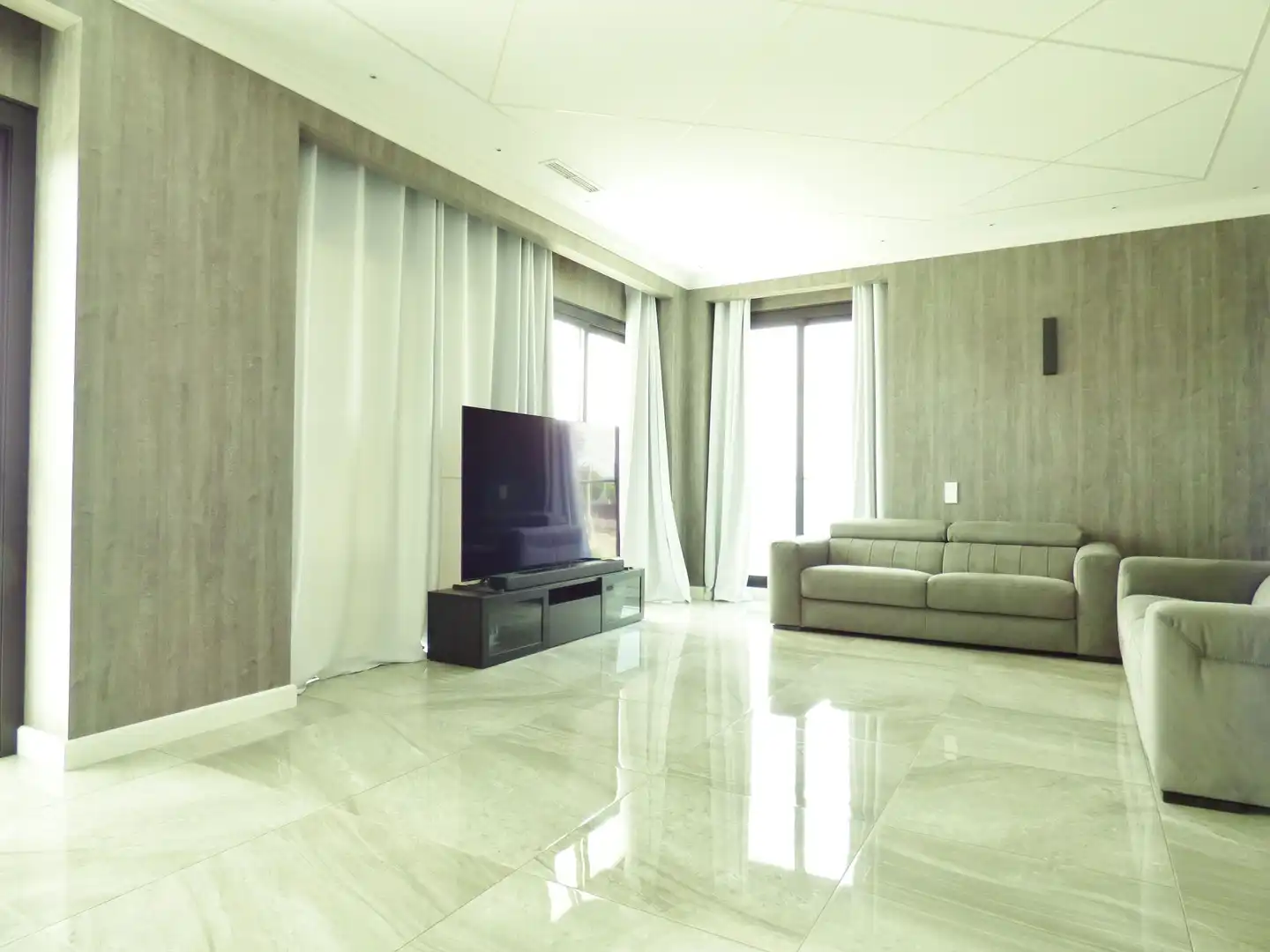Sala d'estar de Casa o xalet en venda en Lloret de Mar amb Aire condicionat, Calefacció i Jardí privat