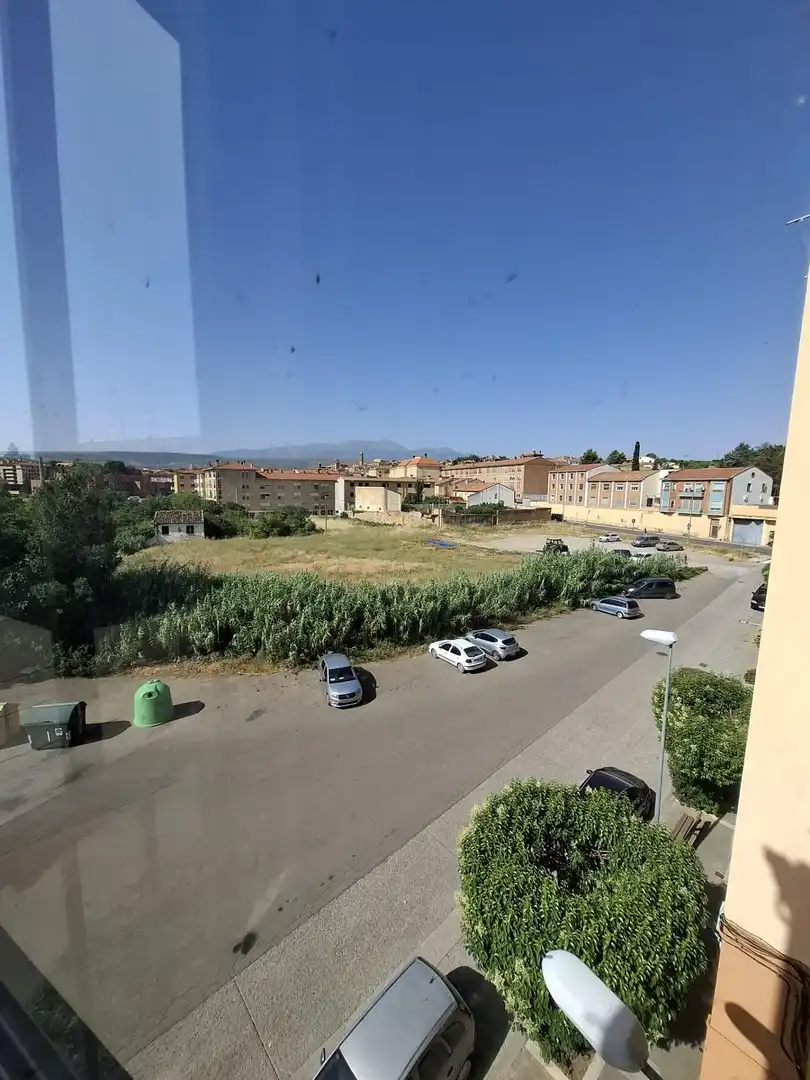 Wohnung zum Verkauf in Tarazona mit Heizung, Abstellraum und Möbliert