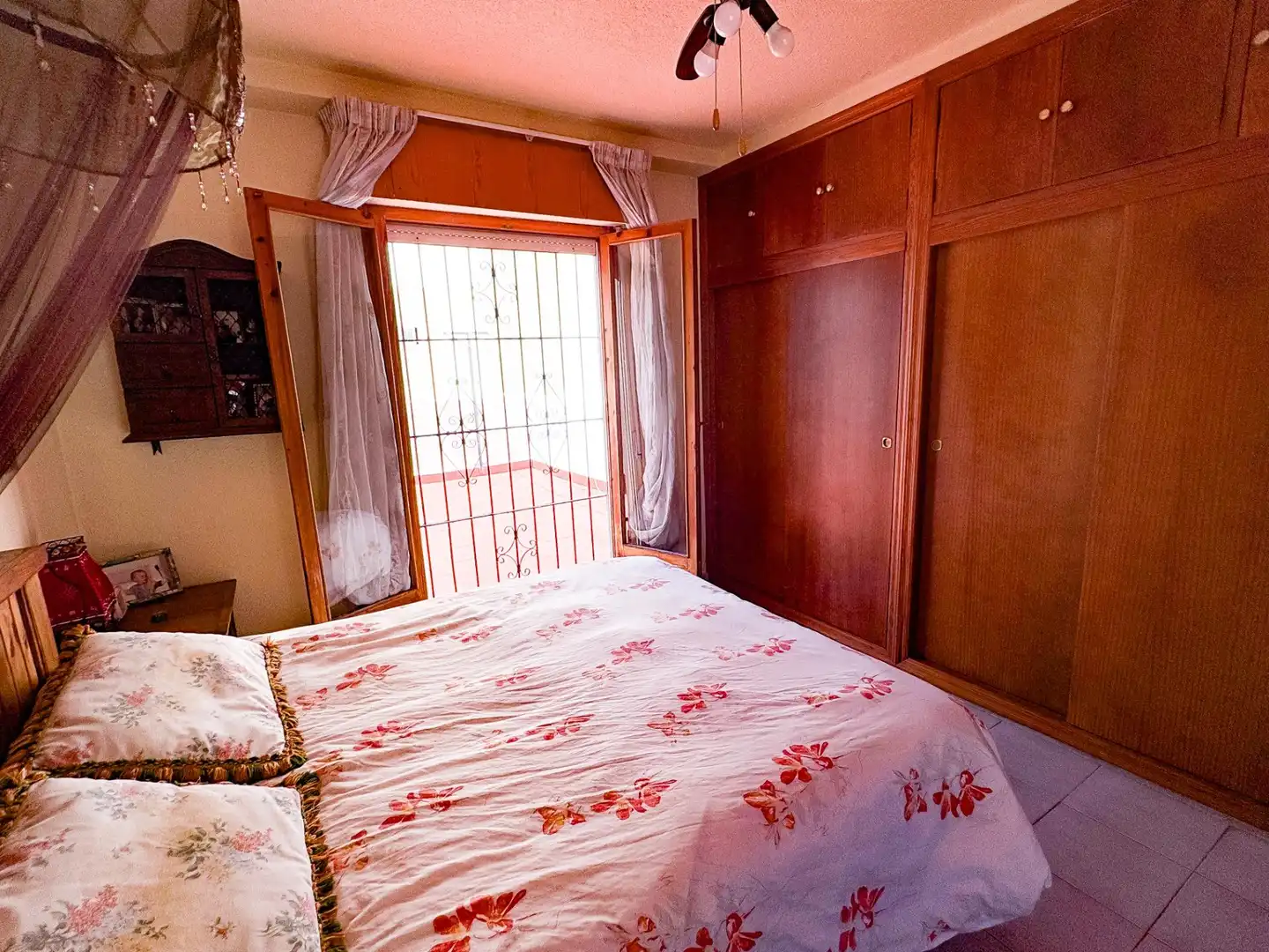 Habitación de Dúplex en venta en Torrevieja con Aire acondicionado, Terraza y Trastero
