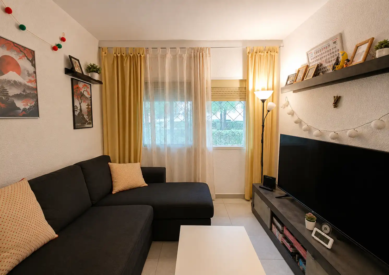 Sala d'estar de Pis en venda en Madrid amb Calefacció i Moblat