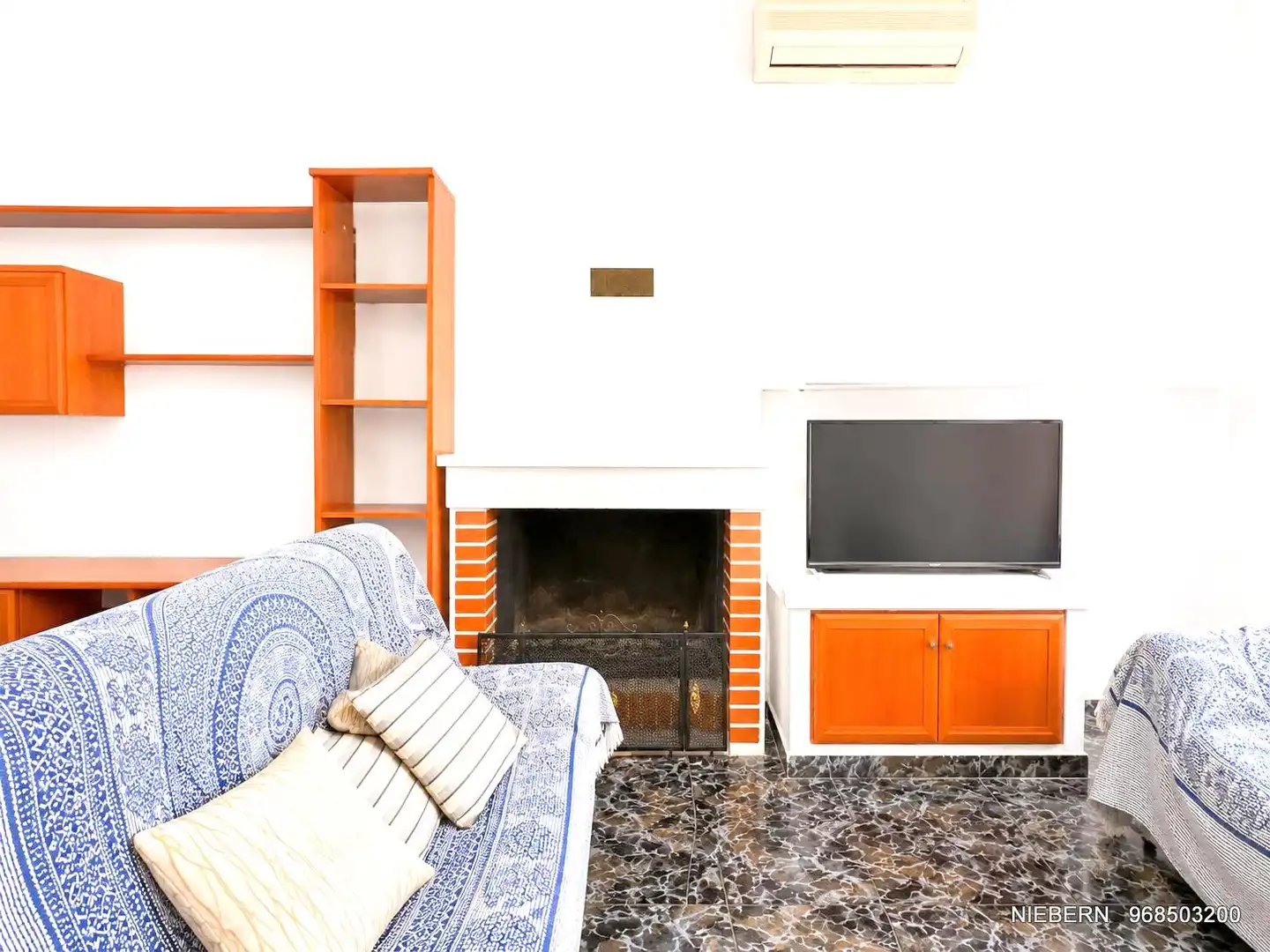 Sala d'estar de Casa o xalet en venda en Cartagena amb Aire condicionat, Jardí privat i Terrassa
