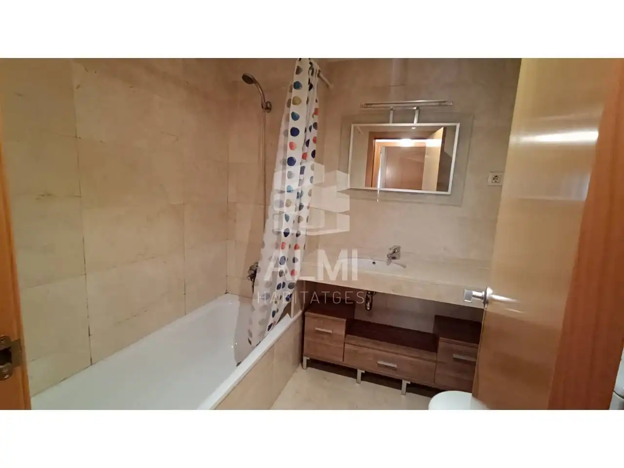 Baño de Piso de alquiler en Barcelona con Aire acondicionado, Calefacción y Parquet