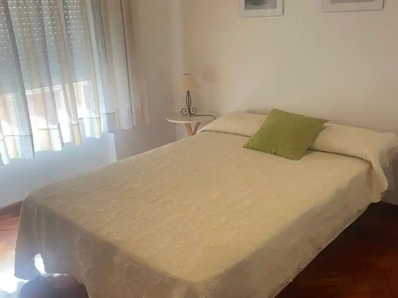 Schlafzimmer von Wohnung zur Miete in Noia