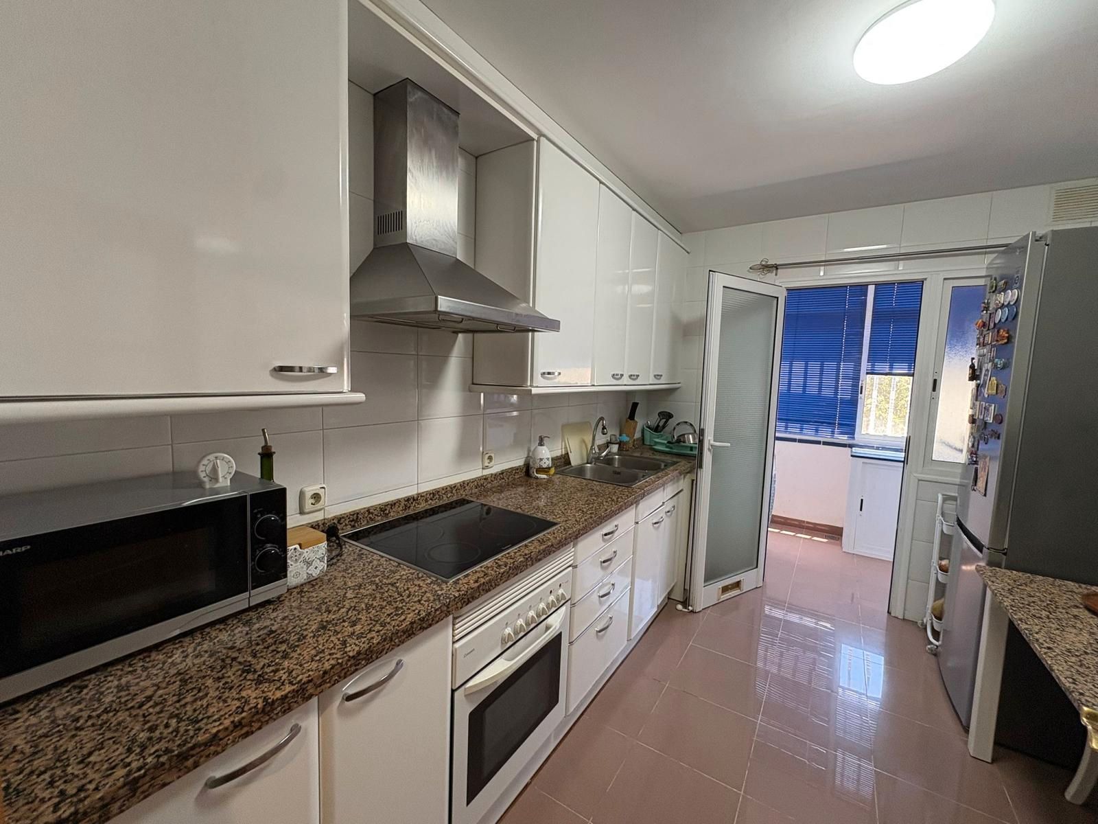 Cuina de Apartament en venda en Arona amb Jardí privat, Terrassa i Piscina