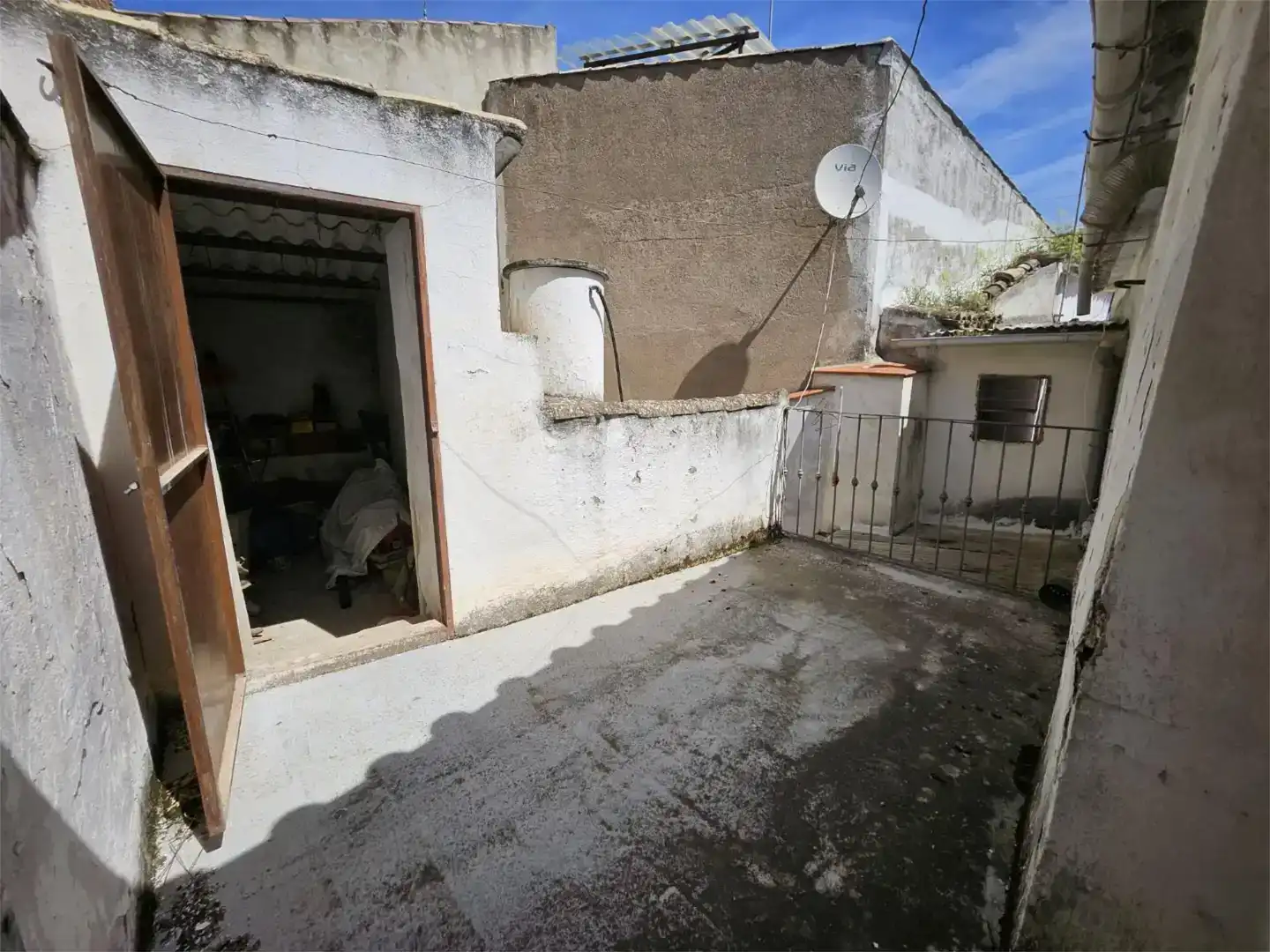 Casa adosada en venda en Cañete de las Torres amb Balcó