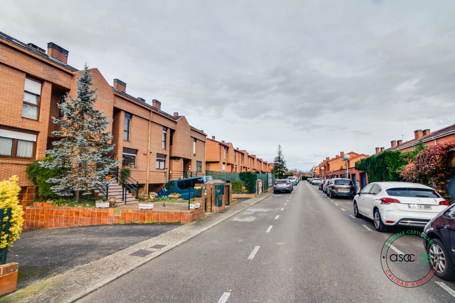 Vista exterior de Casa adosada en venda en Siero amb Calefacció