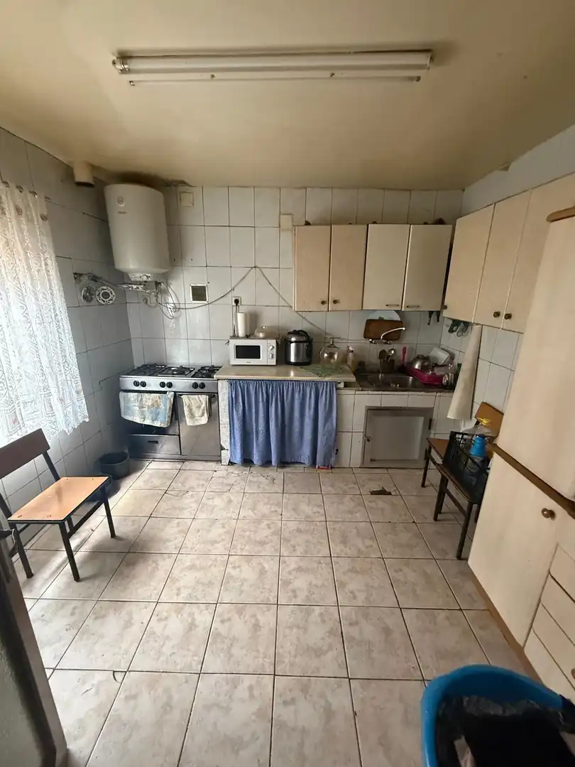 Cuina de Casa o xalet en venda en Mieres (Asturias) amb Terrassa, Piscina i Moblat
