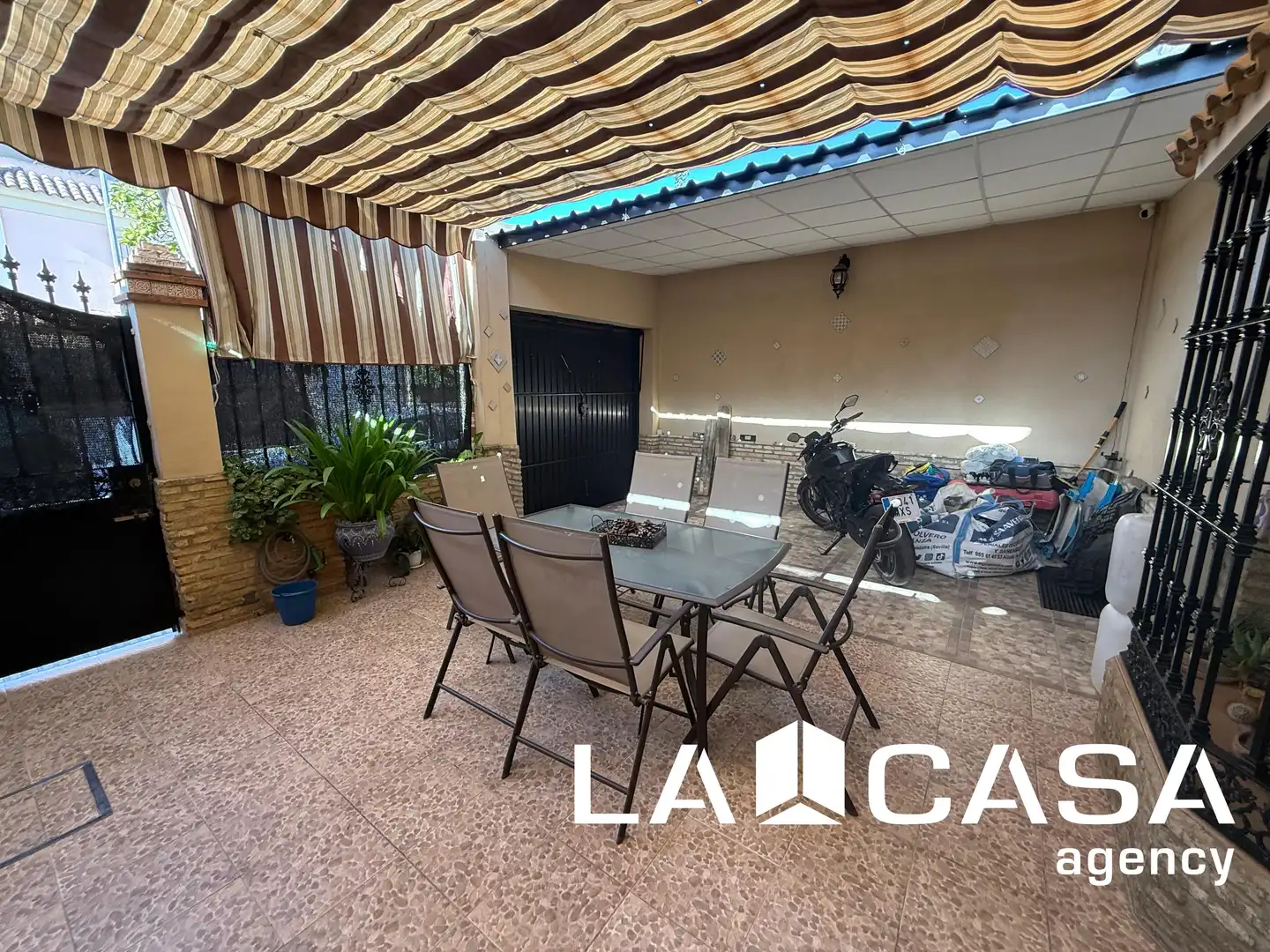 Terrace of Detached homes for sale in Dos Hermanas  with Air Conditioner, Terrace and Storage room
