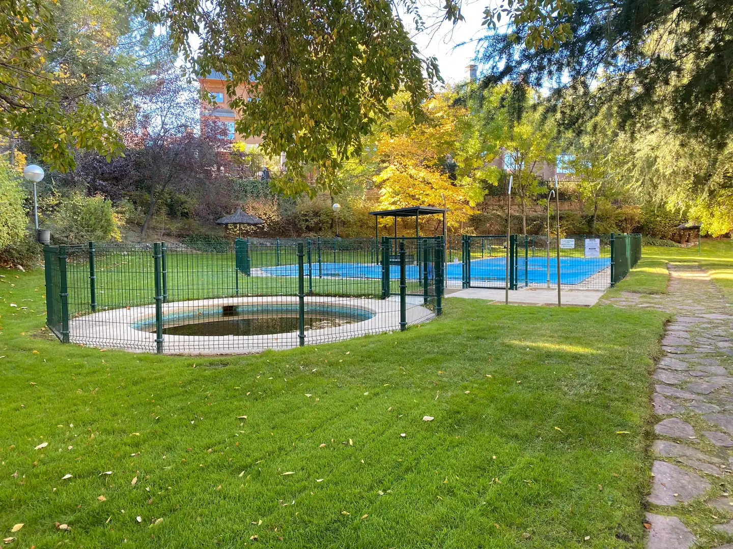 Piscina de Ático en venta en Las Rozas de Madrid con Aire acondicionado, Calefacción y Parquet